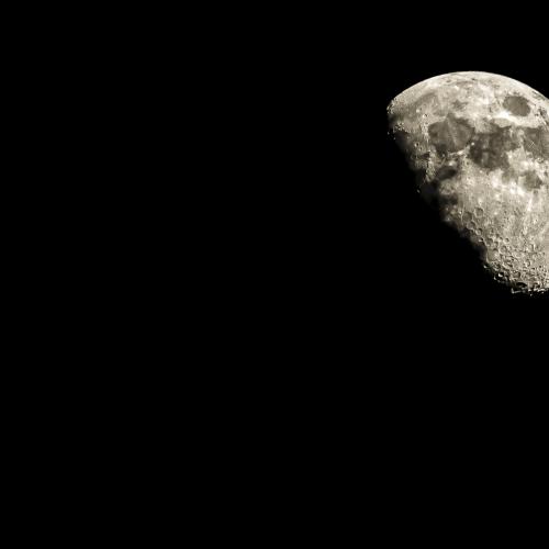 Robert PARATRE : Dans la lune