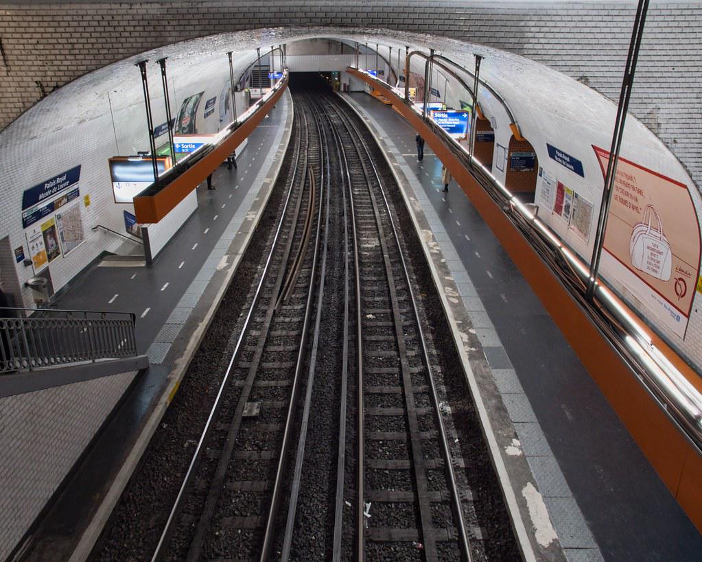 Station &#34;Palais-Royal&#34;