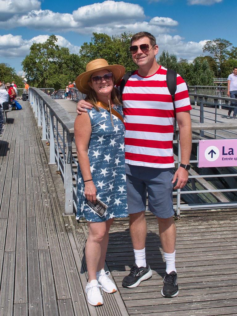 De quelle nationalité sont ces touristes présents à Paris durant les Jeux Olympiques ?